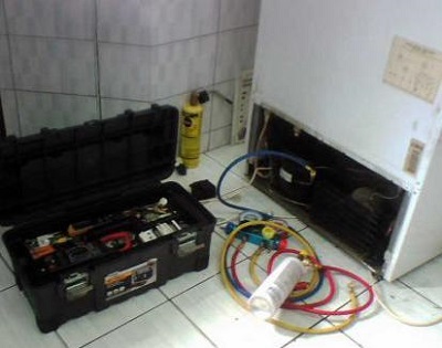 Reparatii combine frigorifice Bucuresti, service agregate frigorifice Bucuresti, reparatii frigidere Bucuresti, service lazi frigorifice Bucuresti